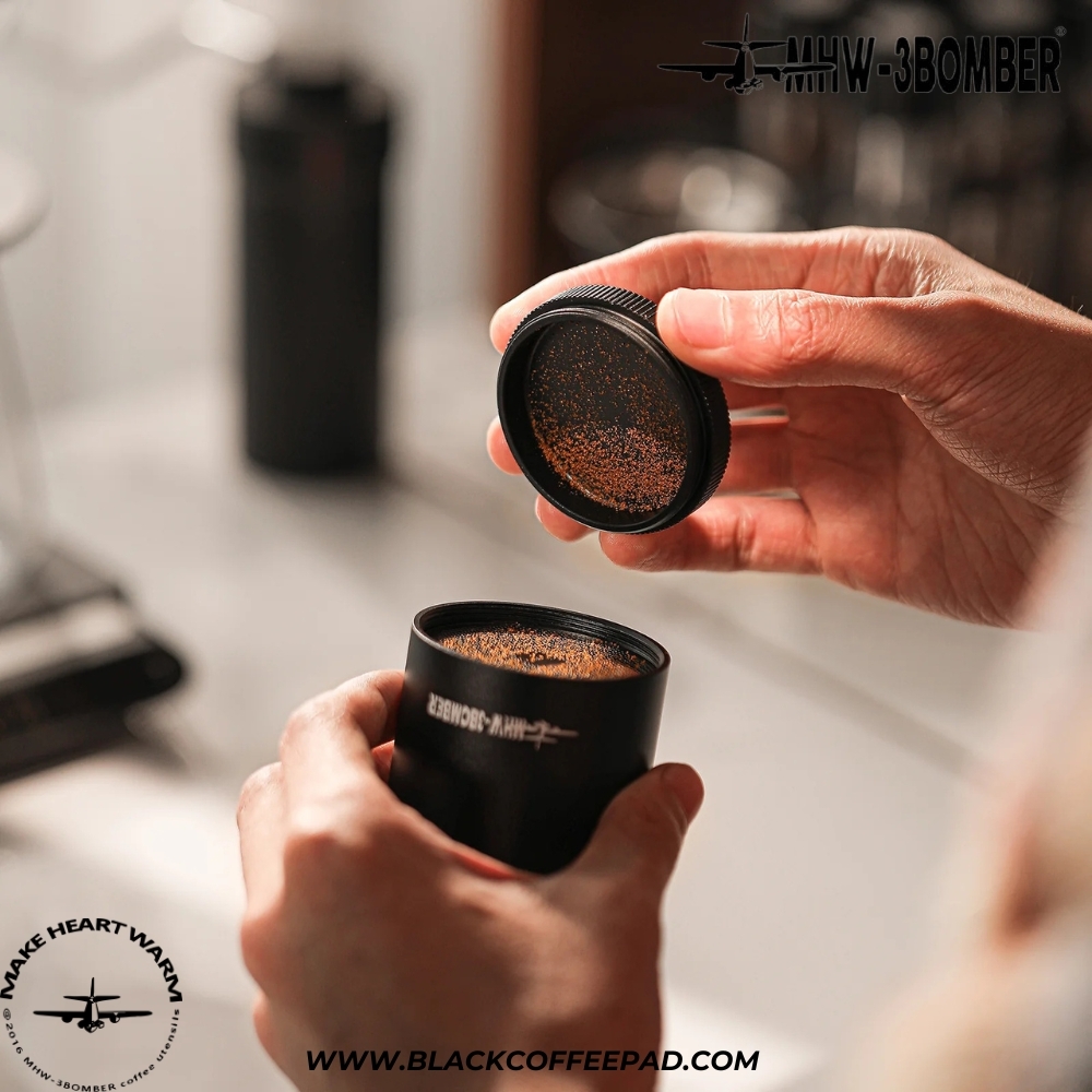 آسیاب قهوه دستی بمبر مدل Blade R3 رنگ مشکی | MHW-3BOMBER Blade R3 Manual Coffee Grinder