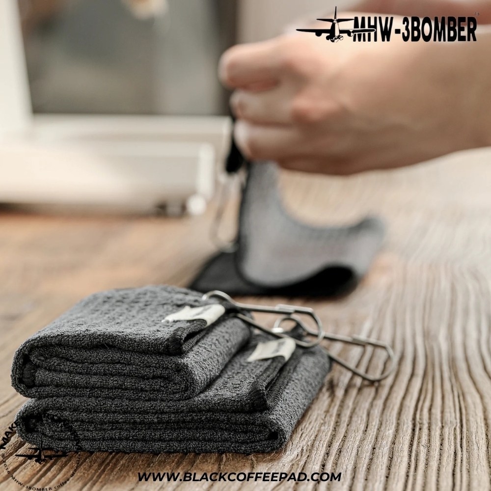  دستمال باریستا بمبر مدل هنگل فلزی 25x35 سانتی متر | MHW-3BOMBER Coffee Cleaning Towel 