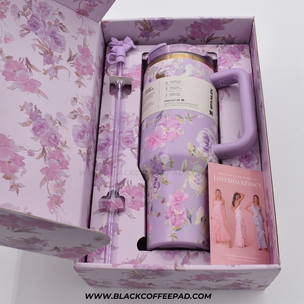  تراول ماگ استنلی مدل لاو شک فنسی گنجایش 1.18 لیتر (اورجینال - لیمیتد ادیشن) | The Stanley X LoveShackFancy Holiday Quenc 