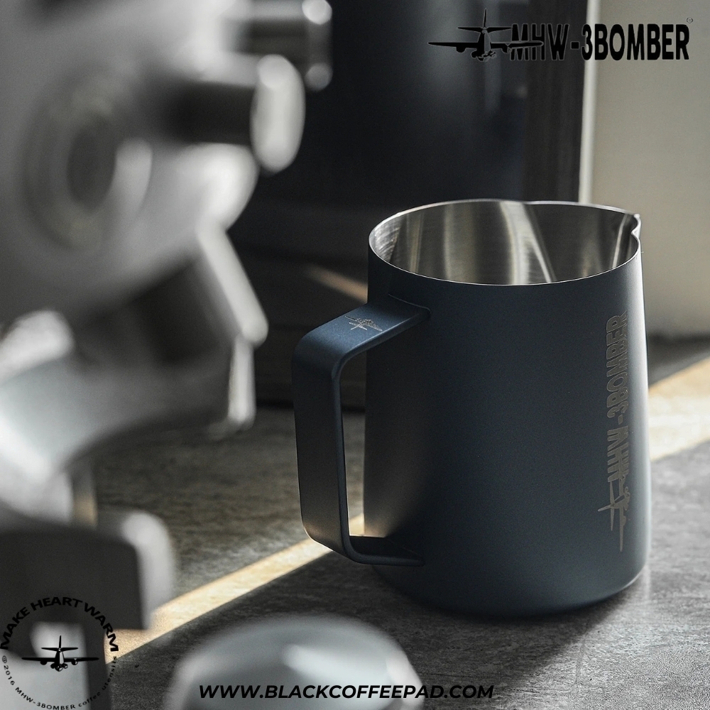  پیچر بمبر ورژن 5 ظرفیت 500 میلی لیتر رنگ سرمه ای مات | MHW-3BOMBER Latte Art Pitcher 5.0 Matte Blue 