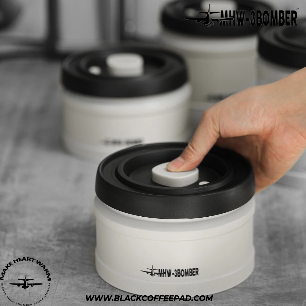 بانکه ام اچ دبلیو تری بمبر مدل وکیوم گنجایش 750 میلی لیتر | MHW-3BOMBER Coffee Manual Vacuum Storage Canister