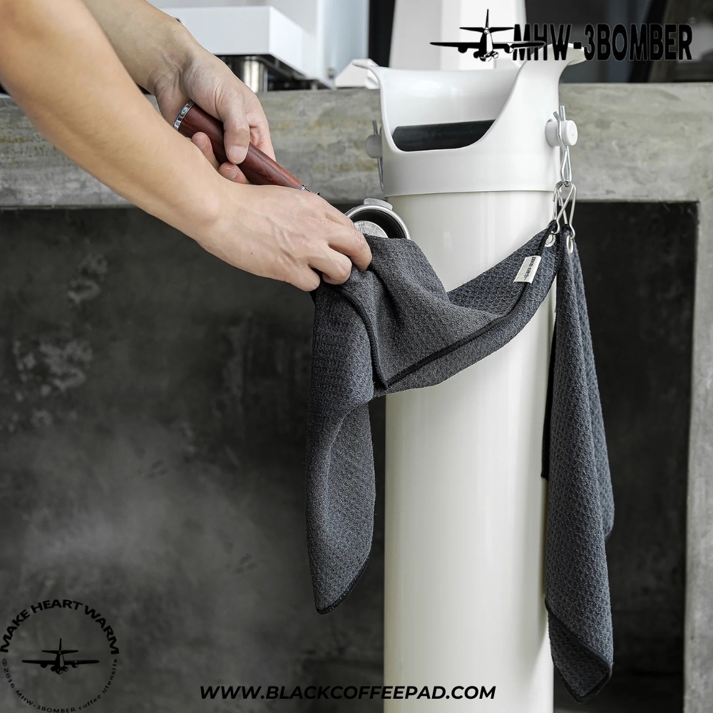  دستمال باریستا بمبر مدل هنگل فلزی 25x35 سانتی متر | MHW-3BOMBER Coffee Cleaning Towel 