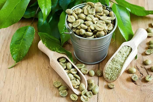 دانه قهوه سبز چیست و چگونه می‌توان آن را در خانه رست کرد؟