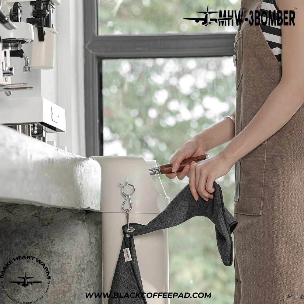 دستمال باریستا بمبر مدل هنگل فلزی 25x35 سانتی متر | MHW-3BOMBER Coffee Cleaning Towel