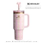   تراول ماگ استنلی مدل لاو شک فنسی گنجایش 1.18 لیتر (اورجینال - لیمیتد ادیشن) | The Stanley X LoveShackFancy Holiday Quencher 40 OZ Limited edition