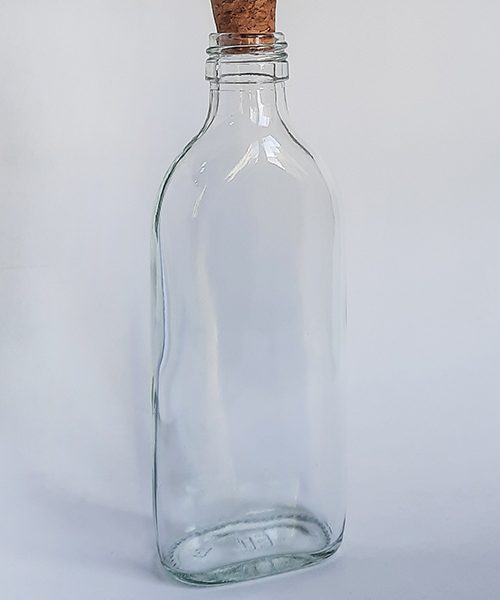 بطری شیشه ای با درب چوب پنبه