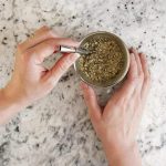 گورد استیل طرح چوب گردو گنجایش 280 میلی لیتر به همراه نی بومیلا - Image 3