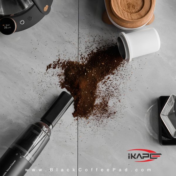 استفاده از جاروبرقی IKAPE برای نظافت میز قهوه