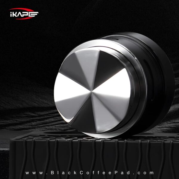 نمای نزدیک دیستریبیوتر اسپرسو IKAPE V5 با تاپ چوبی