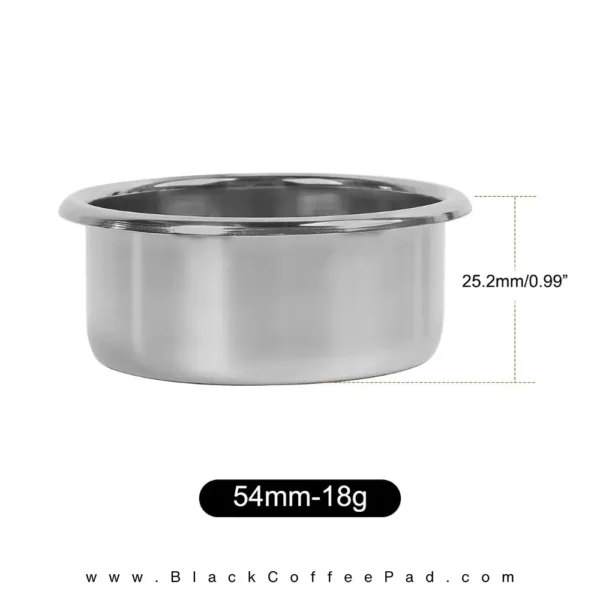 تمیزکاری آسان و خروج کیک قهوه از بسکت پرتافیلتر ایکاپه V3 بدون گرفتگی منافذ